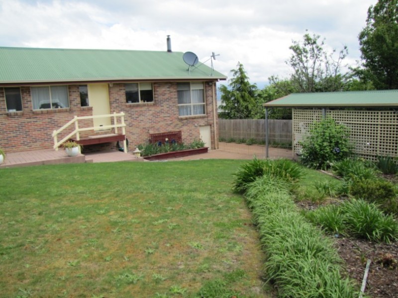 1 Celery Top Drive, Kingston TAS 7050