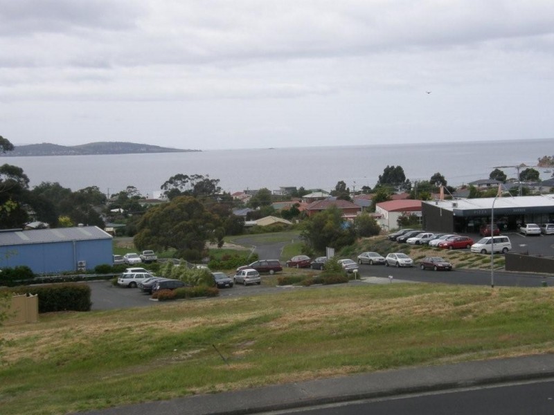 1/10 Opal Drive, Blackmans Bay TAS 7052