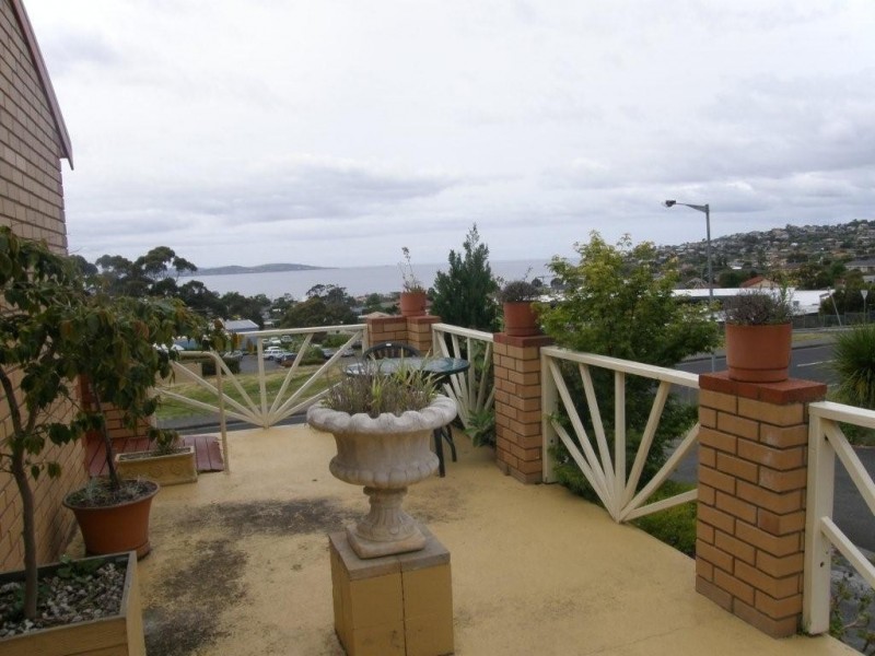 1/10 Opal Drive, Blackmans Bay TAS 7052
