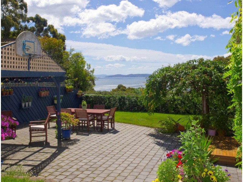 8 Seabreeze Court, Kingston Beach TAS 7050