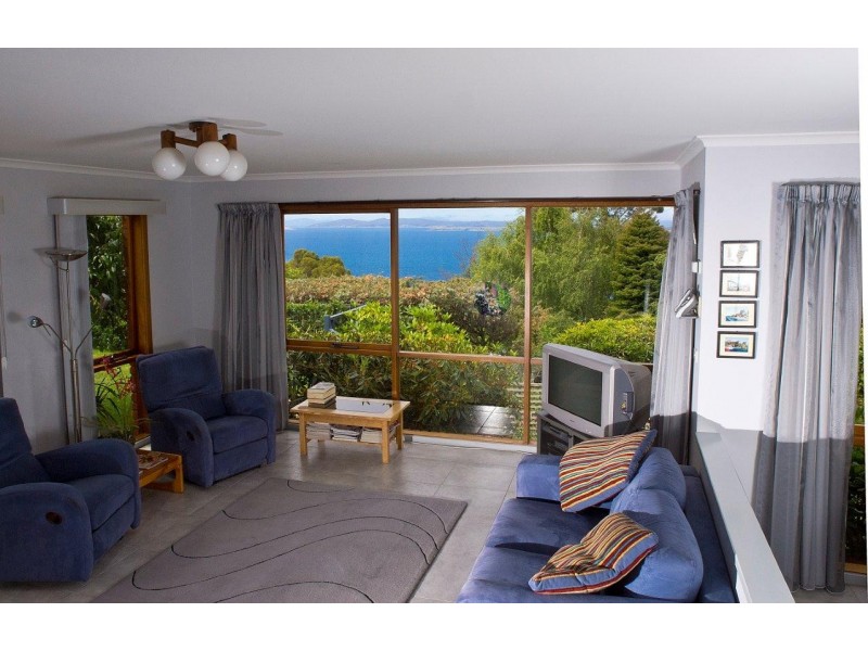 8 Seabreeze Court, Kingston Beach TAS 7050