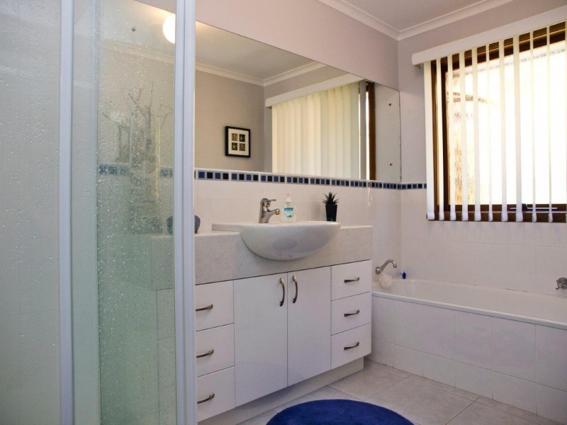8 Seabreeze Court, Kingston Beach TAS 7050