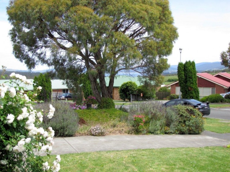 17 Mariner Circle, Huntingfield TAS 7055