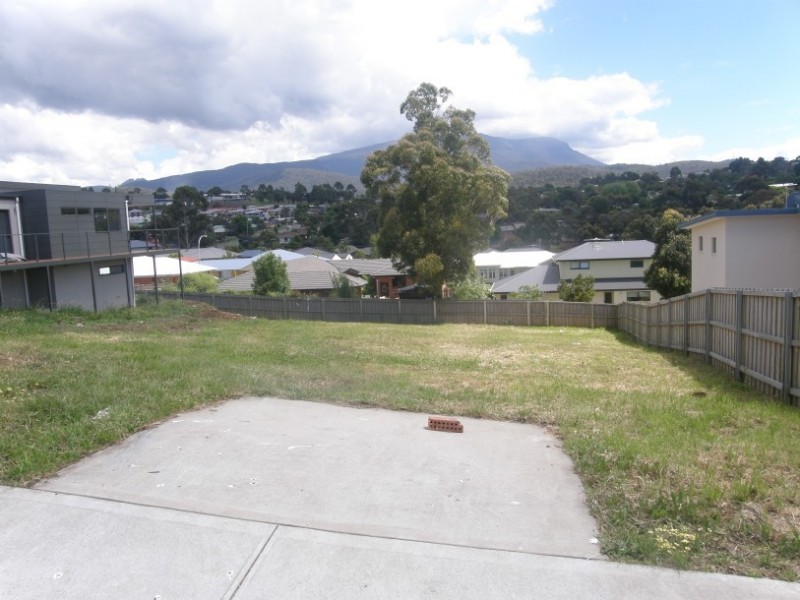 6 Queens Parade, Kingston TAS 7050