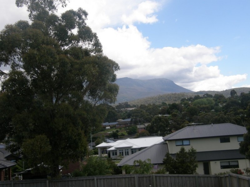 6 Queens Parade, Kingston TAS 7050