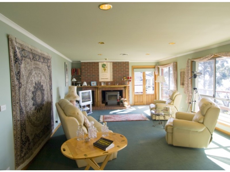 71 Suncoast Drive, Blackmans Bay TAS 7052