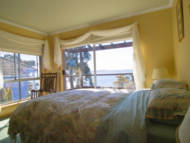 71 Suncoast Drive, Blackmans Bay TAS 7052