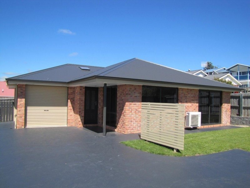 2/38 Adelong Drive, Kingston TAS 7050