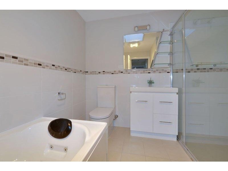 2/38 Adelong Drive, Kingston TAS 7050