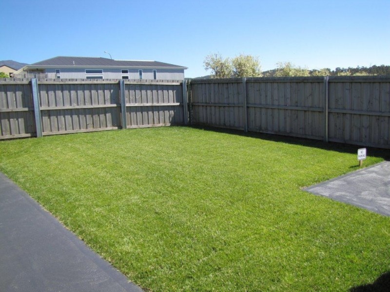 2/38 Adelong Drive, Kingston TAS 7050