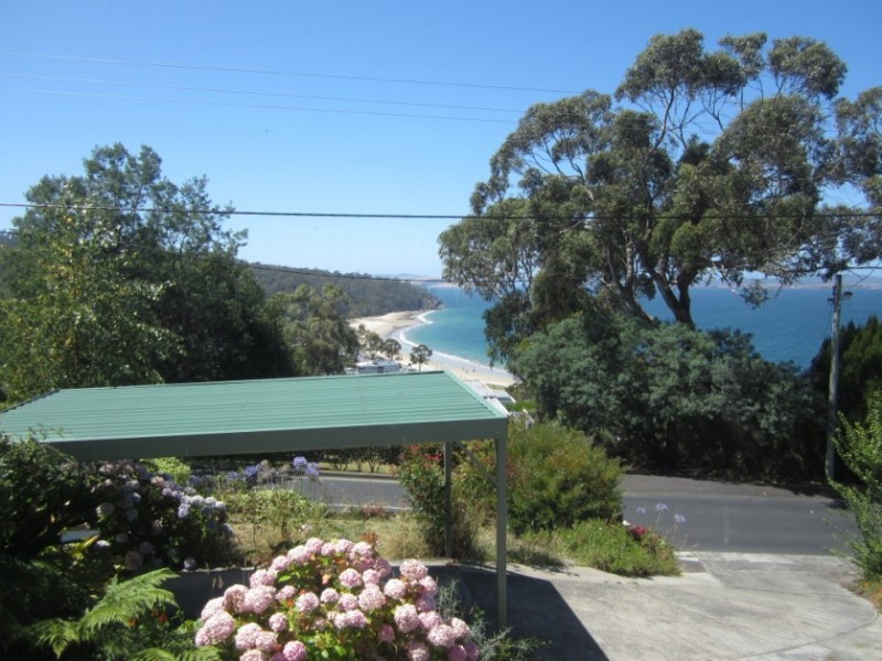 8 Auburn Road, Kingston Beach TAS 7050