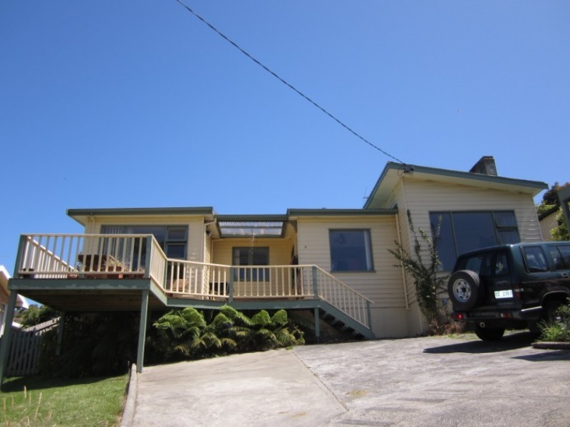 8 Auburn Road, Kingston Beach TAS 7050