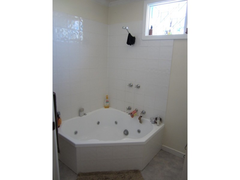 8 Auburn Road, Kingston Beach TAS 7050