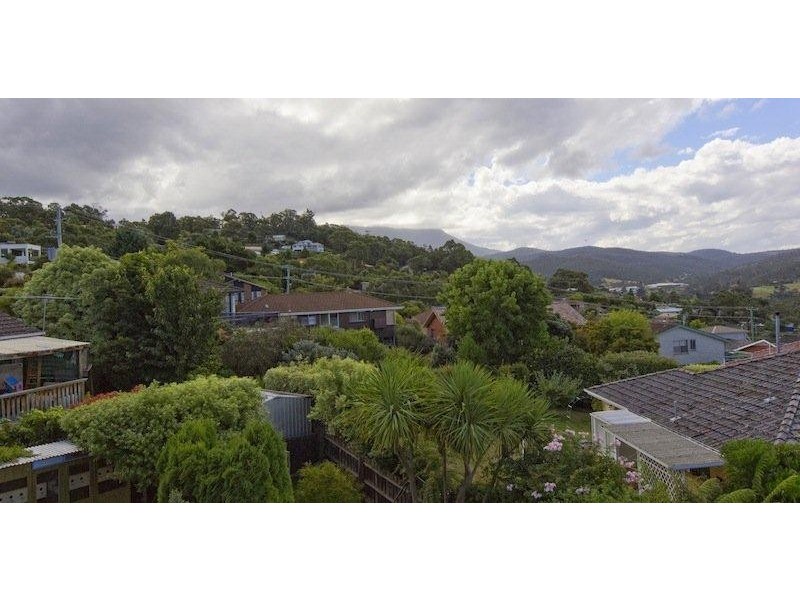 18 Katandra Crescent, Kingston Beach TAS 7050