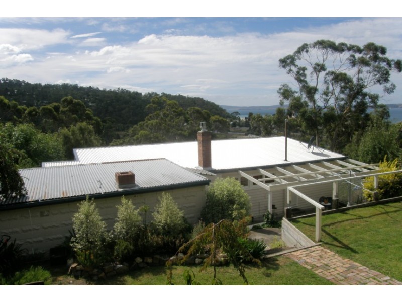17 Roslyn Avenue, Kingston Beach TAS 7050