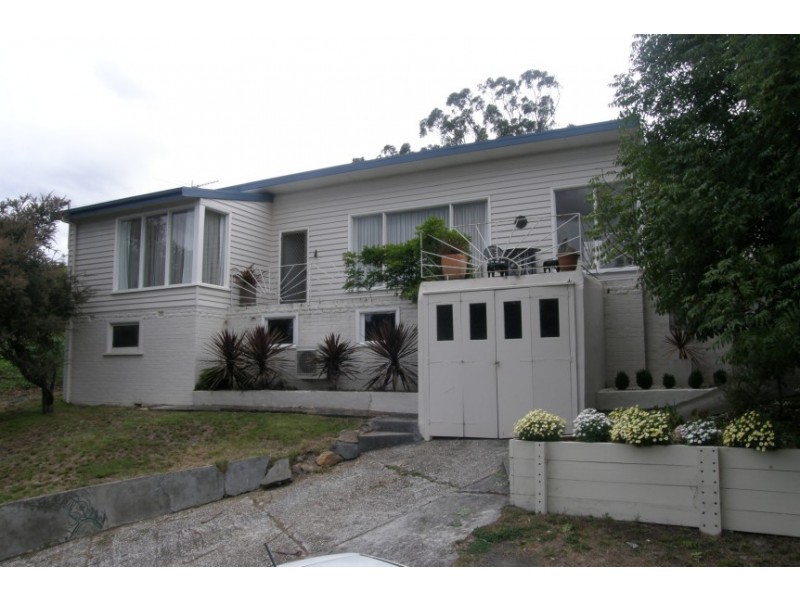 17 Roslyn Avenue, Kingston Beach TAS 7050
