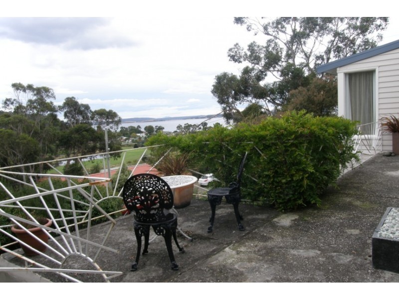 17 Roslyn Avenue, Kingston Beach TAS 7050