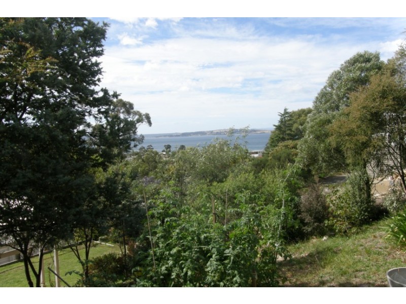 17 Roslyn Avenue, Kingston Beach TAS 7050