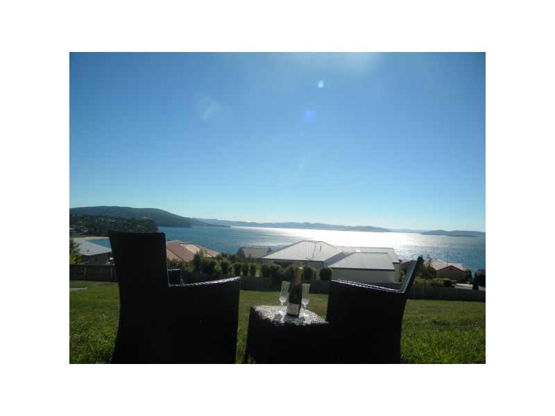2 Steen Court, Blackmans Bay TAS 7052