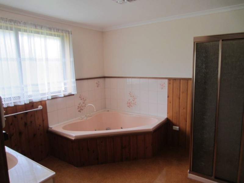 332 Howden Road, Howden TAS 7054