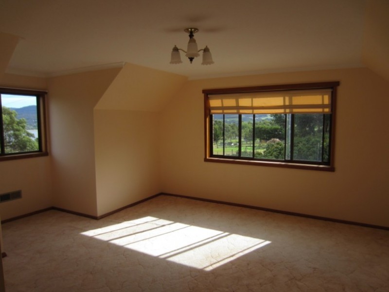 332 Howden Road, Howden TAS 7054