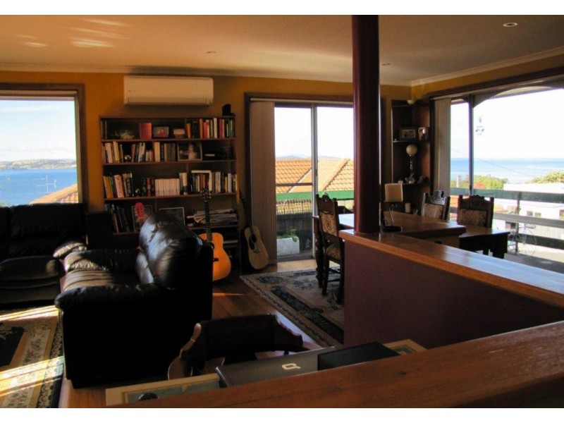 11 Tingira Road, Blackmans Bay TAS 7052