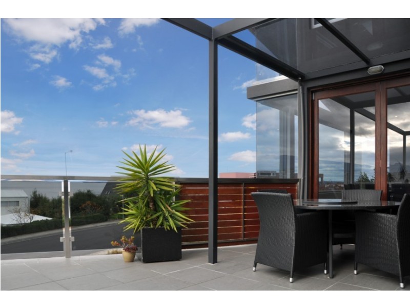 22 Suncoast Dr, Blackmans Bay TAS 7052