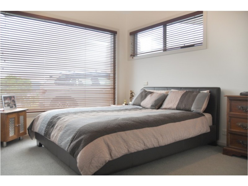 22 Suncoast Dr, Blackmans Bay TAS 7052