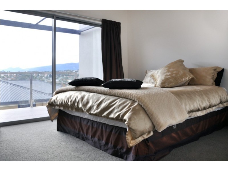 22 Suncoast Dr, Blackmans Bay TAS 7052