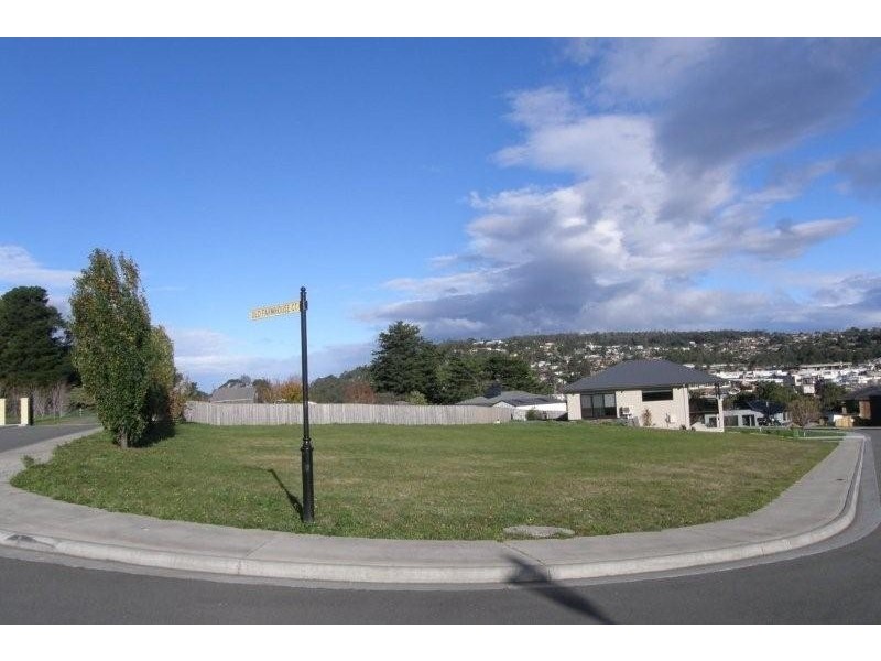 2 Old Farmhouse Court, Kingston TAS 7050