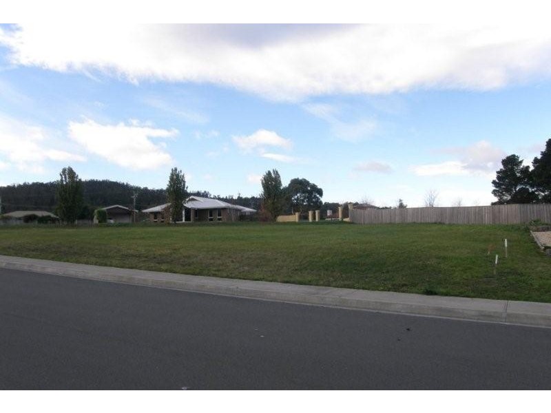 2 Old Farmhouse Court, Kingston TAS 7050