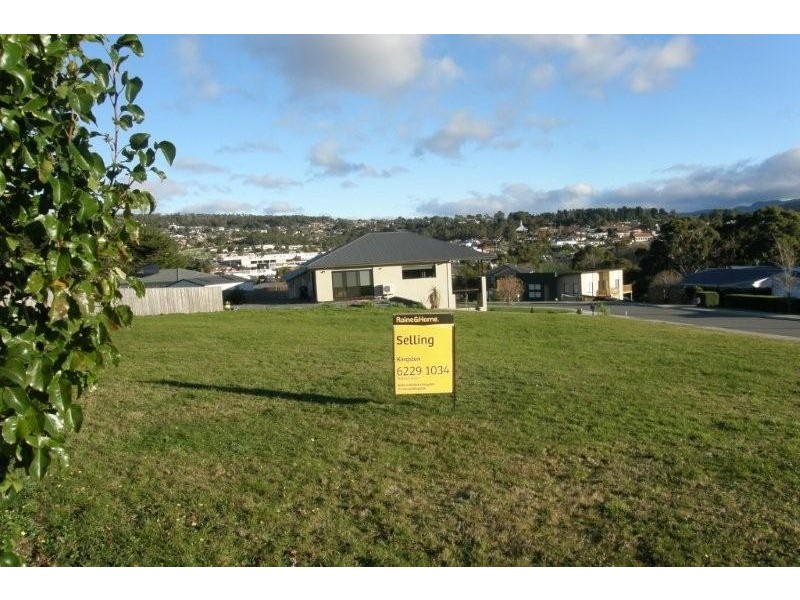 2 Old Farmhouse Court, Kingston TAS 7050