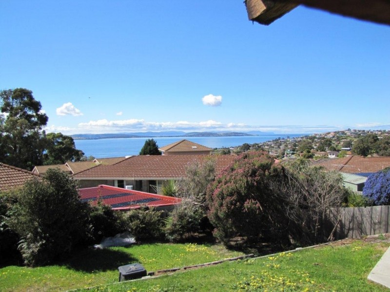 39 Woodlands Drive, Blackmans Bay TAS 7052