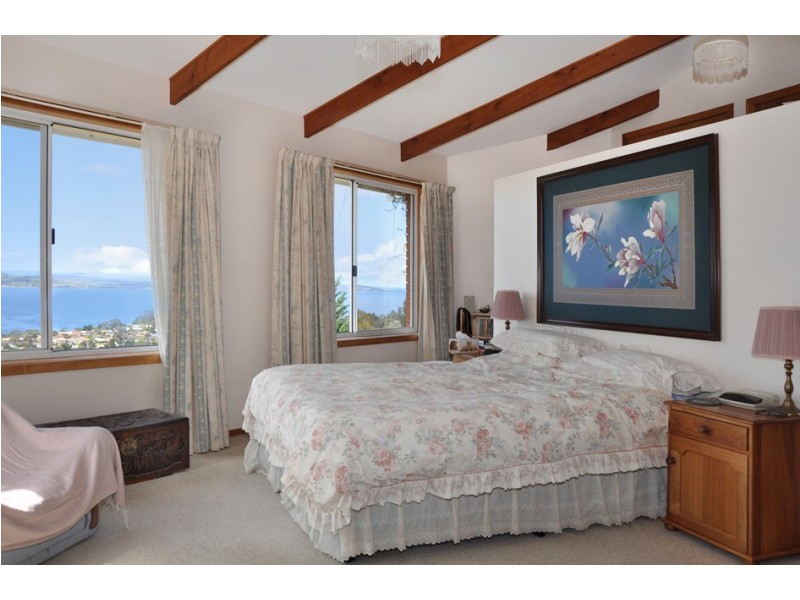 66 Jindabyne Road, Kingston Beach TAS 7050