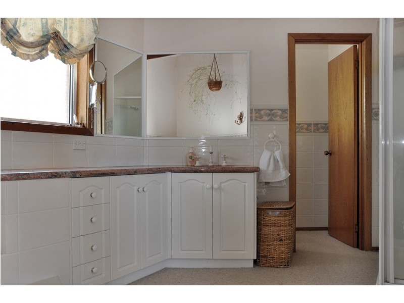 66 Jindabyne Road, Kingston Beach TAS 7050