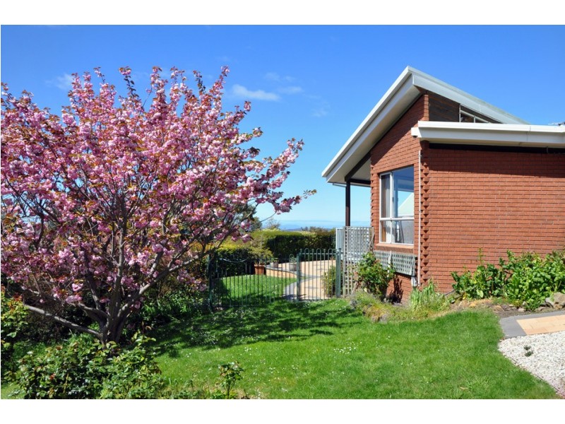 66 Jindabyne Road, Kingston Beach TAS 7050