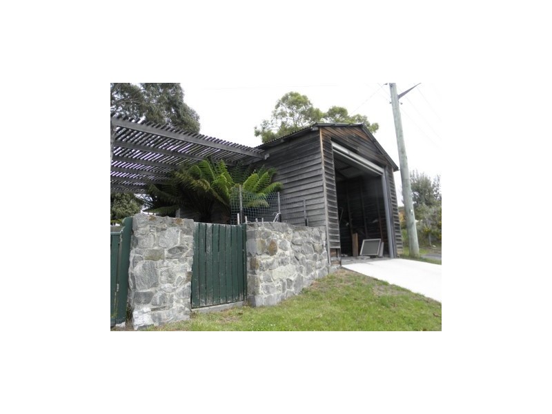 2 Blanche Avenue, Blackmans Bay TAS 7052