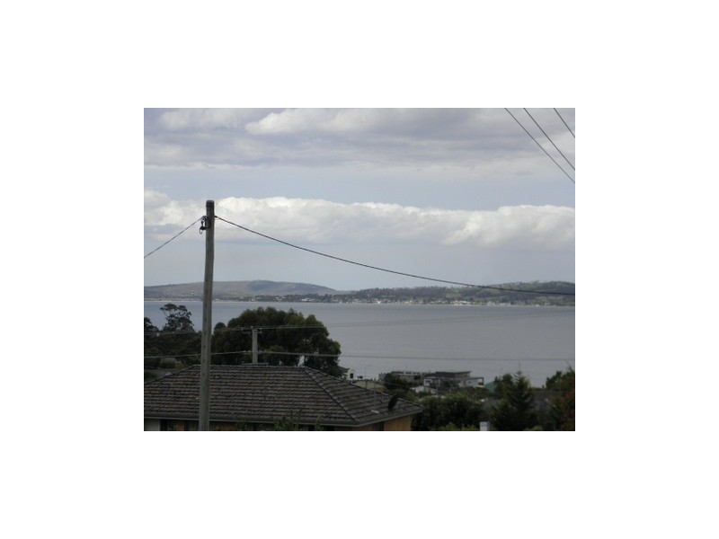 2 Blanche Avenue, Blackmans Bay TAS 7052