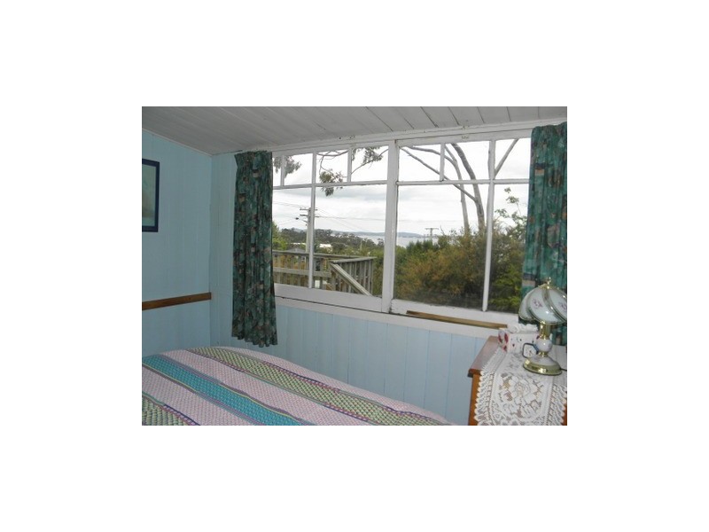 2 Blanche Avenue, Blackmans Bay TAS 7052