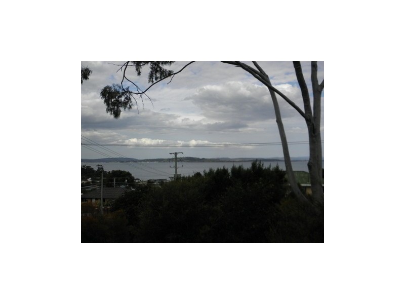 2 Blanche Avenue, Blackmans Bay TAS 7052
