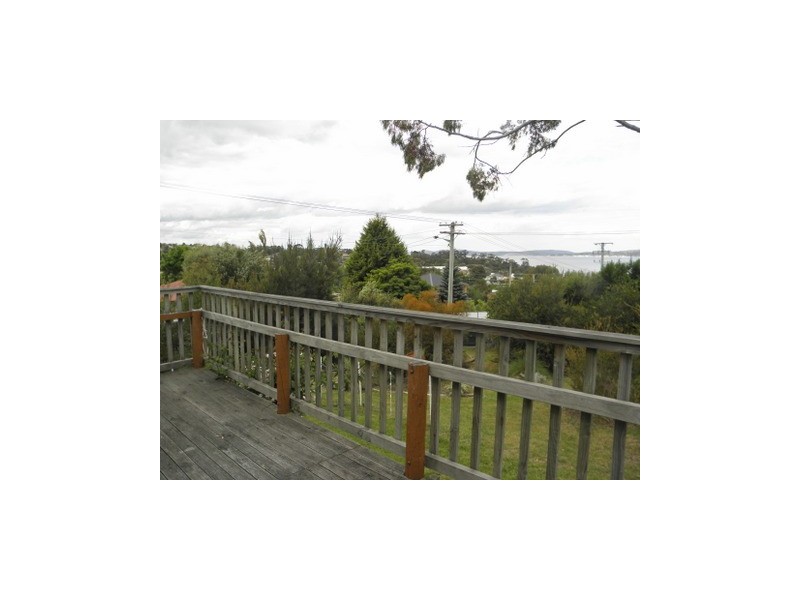 2 Blanche Avenue, Blackmans Bay TAS 7052