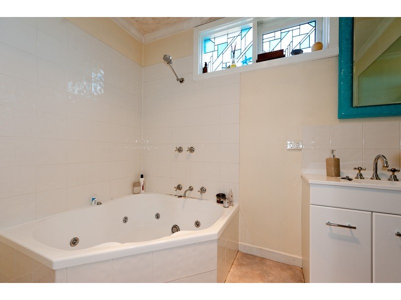 8 Auburn Road, Kingston Beach TAS 7050