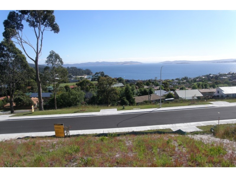 11 Caladium Place, Blackmans Bay TAS 7052