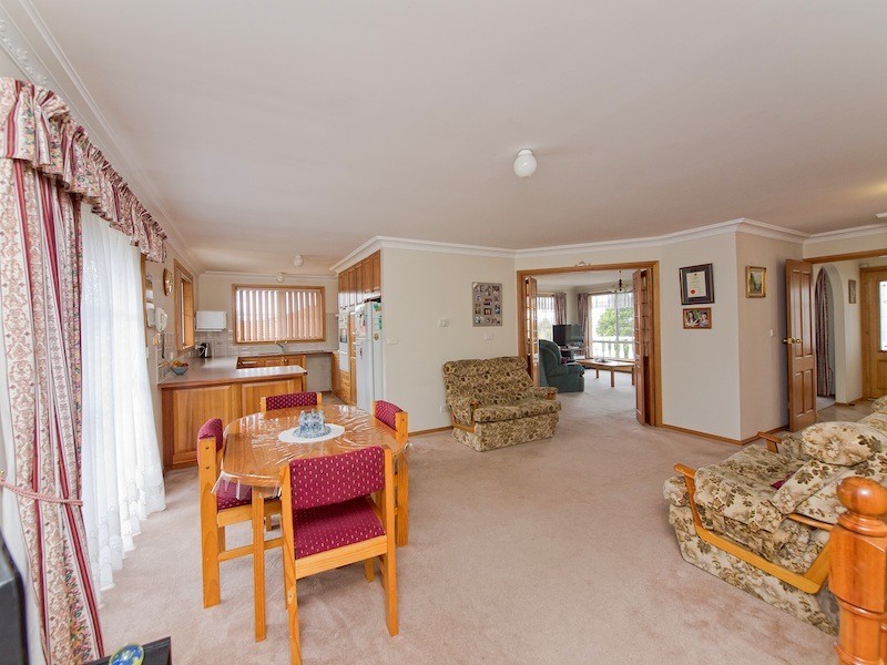 50 Suncoast Drive, Blackmans Bay TAS 7052