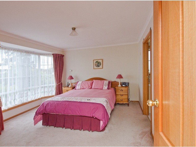 50 Suncoast Drive, Blackmans Bay TAS 7052