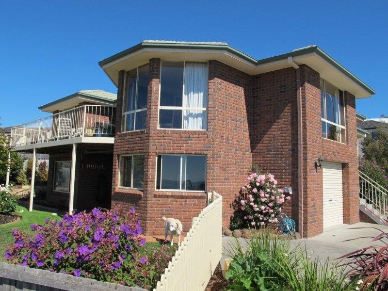 9 Donohoe Gardens, Kingston Beach TAS 7050