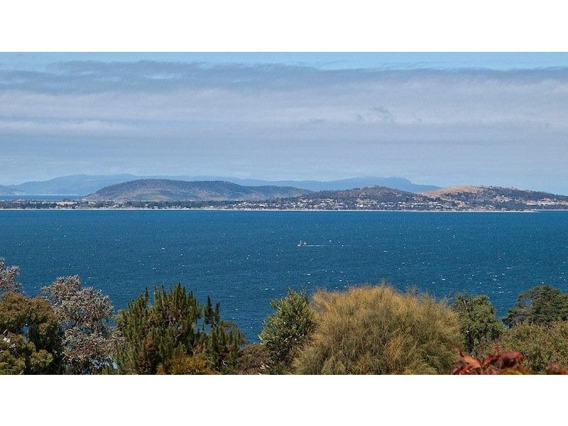 9 Donohoe Gardens, Kingston Beach TAS 7050