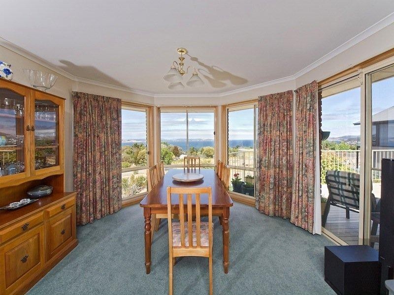 9 Donohoe Gardens, Kingston Beach TAS 7050
