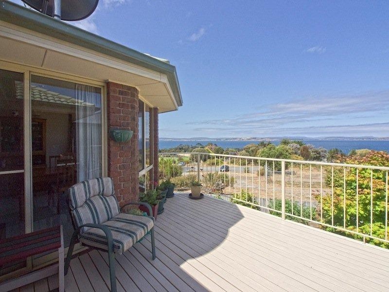 9 Donohoe Gardens, Kingston Beach TAS 7050