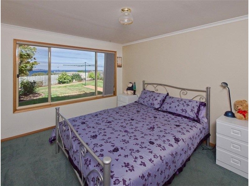 9 Donohoe Gardens, Kingston Beach TAS 7050
